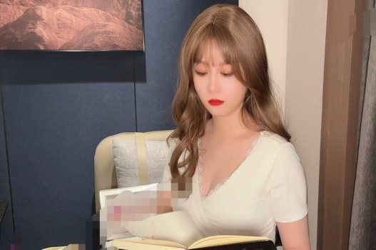 หลานชายของฉันพักที่บ้านลุงของฉันเพื่อตรวจสอบการสอบมหาวิทยาลัยว่าเพื่อนบ้านของฉันได้รับการร้องขอทุกคืน