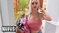 Clip Skylar Vox อย่างมีความสุขกับสาวสวยในชุดชั้นในสีดำเซ็กซี่