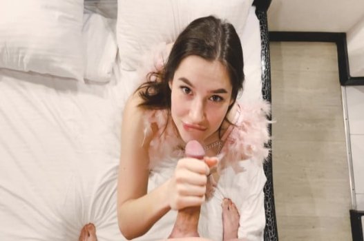 น้องชายของฉันแสดงให้เห็นว่าน้องสาวของเธอทำอย่างไรให้มีเซ็กส์สุดยอด