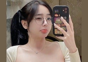 ดอกไม้ดอกไม้ถูกปล่อยคลิปฝนและเมฆบนอินเทอร์เน็ต
